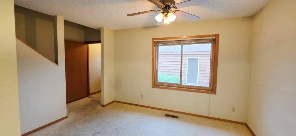 3231 Evergreen DR, Eagan, MN 55121