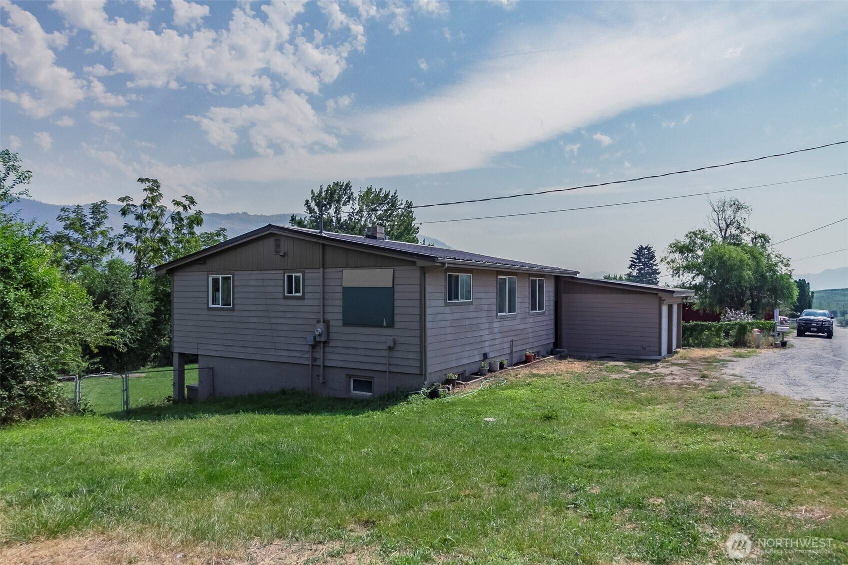 38 Hart RD, Oroville, WA 98844