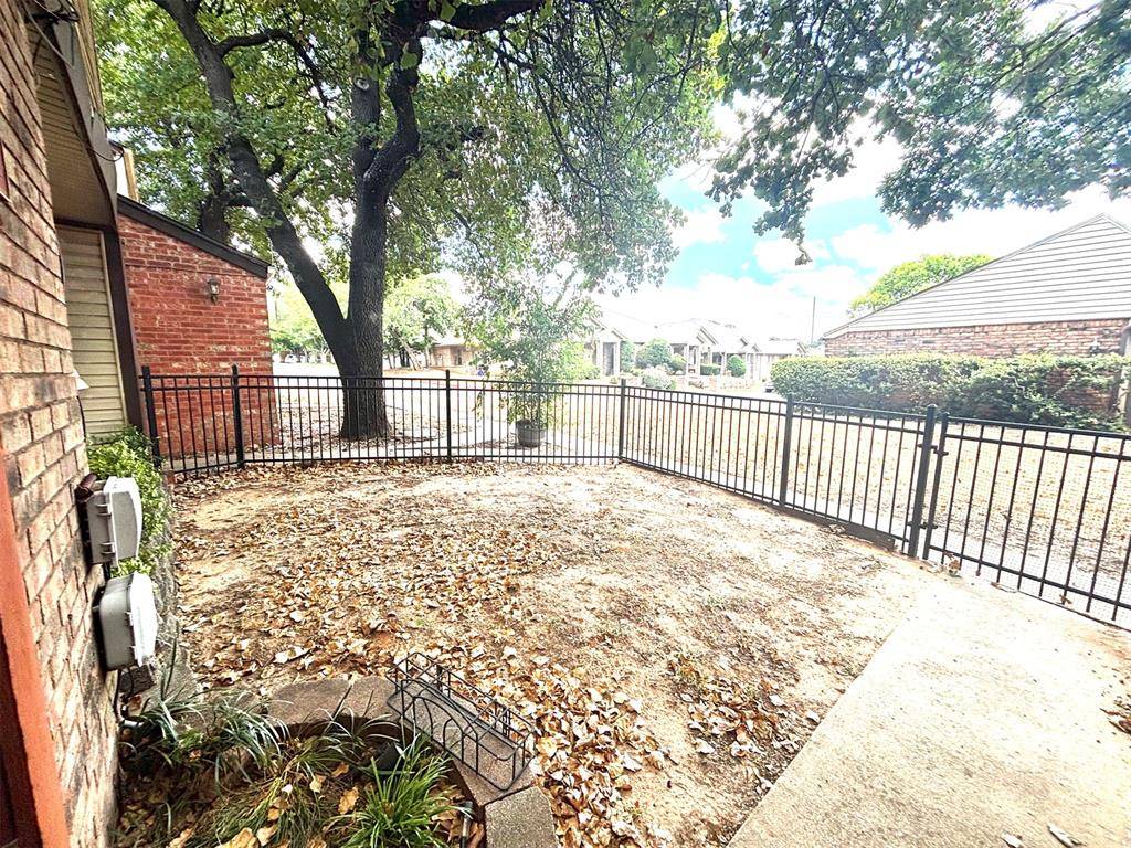 333 Sundance LN, Edmond, OK 73034
