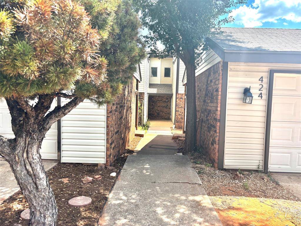 426 Sundance LN, Edmond, OK 73034