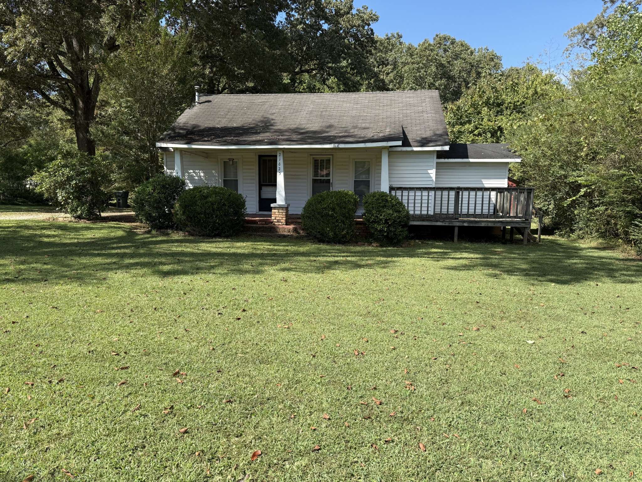 21625 Seminary St, Hollow Rock, TN 38342