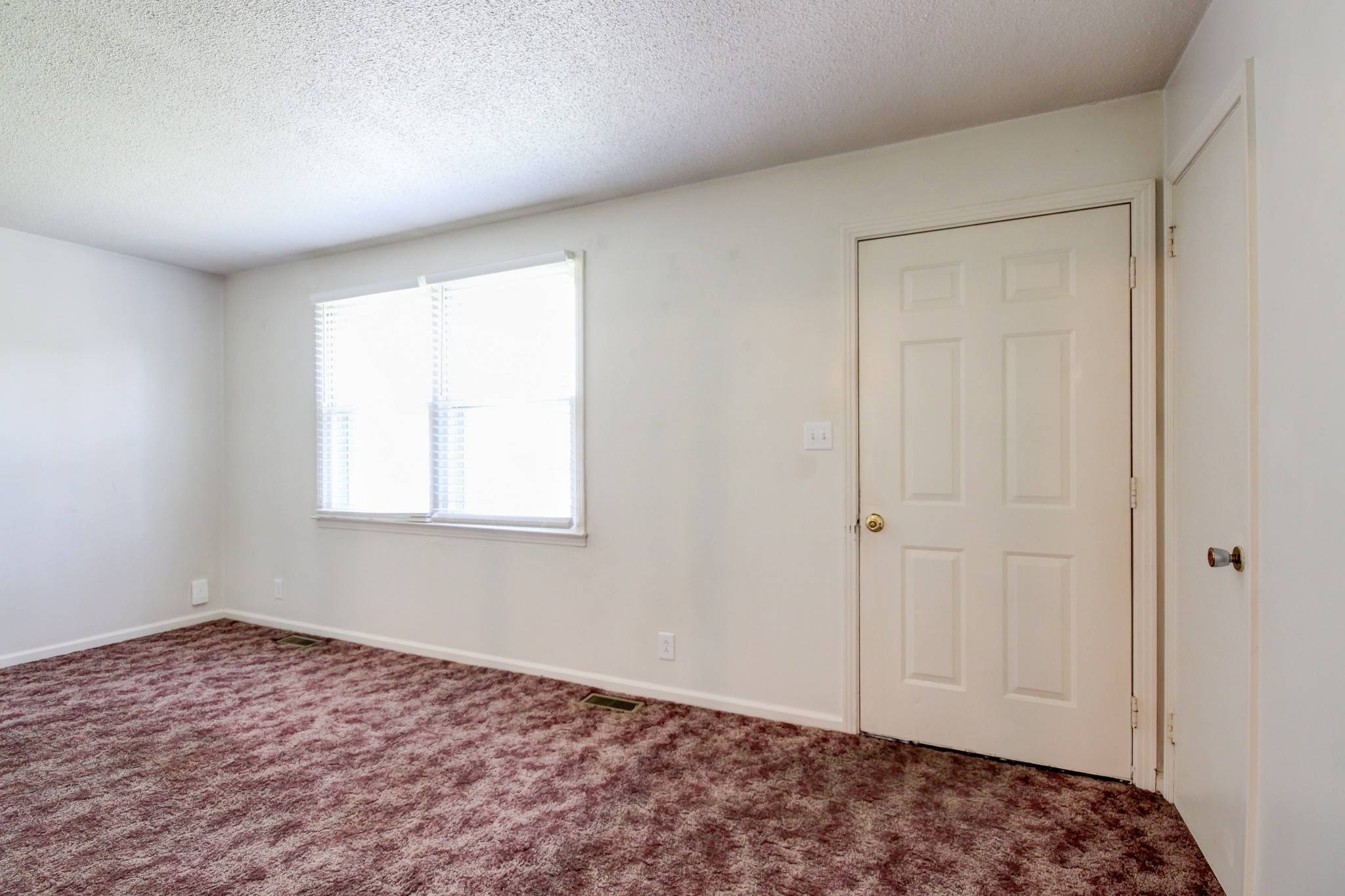 354 Crest Dr, Clarksville, TN 37043