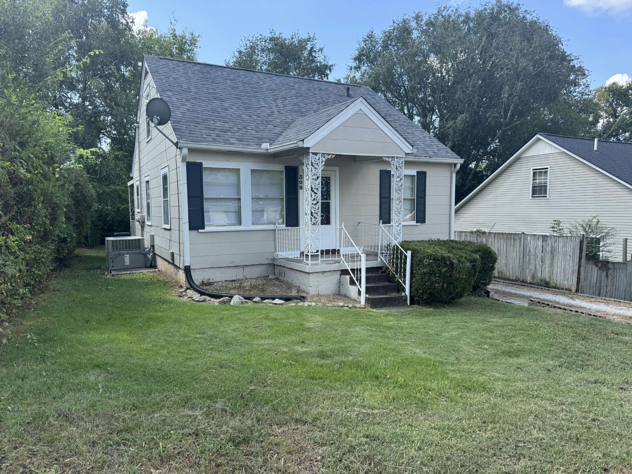 308 8th Ave, Columbia, TN 38401
