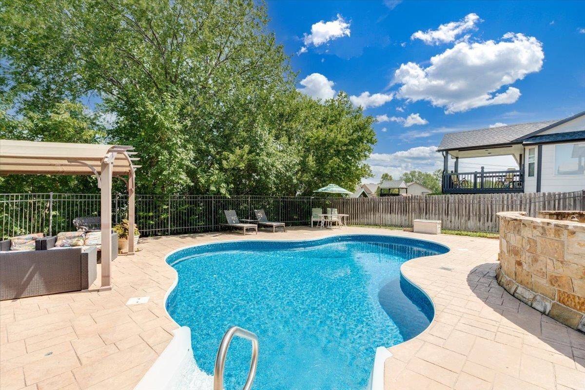 616 W Gatewood Ln, Andover, KS 67002