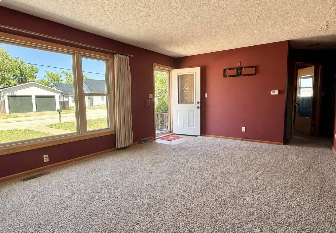 207 E 2nd St., Hillsboro, KS 67063