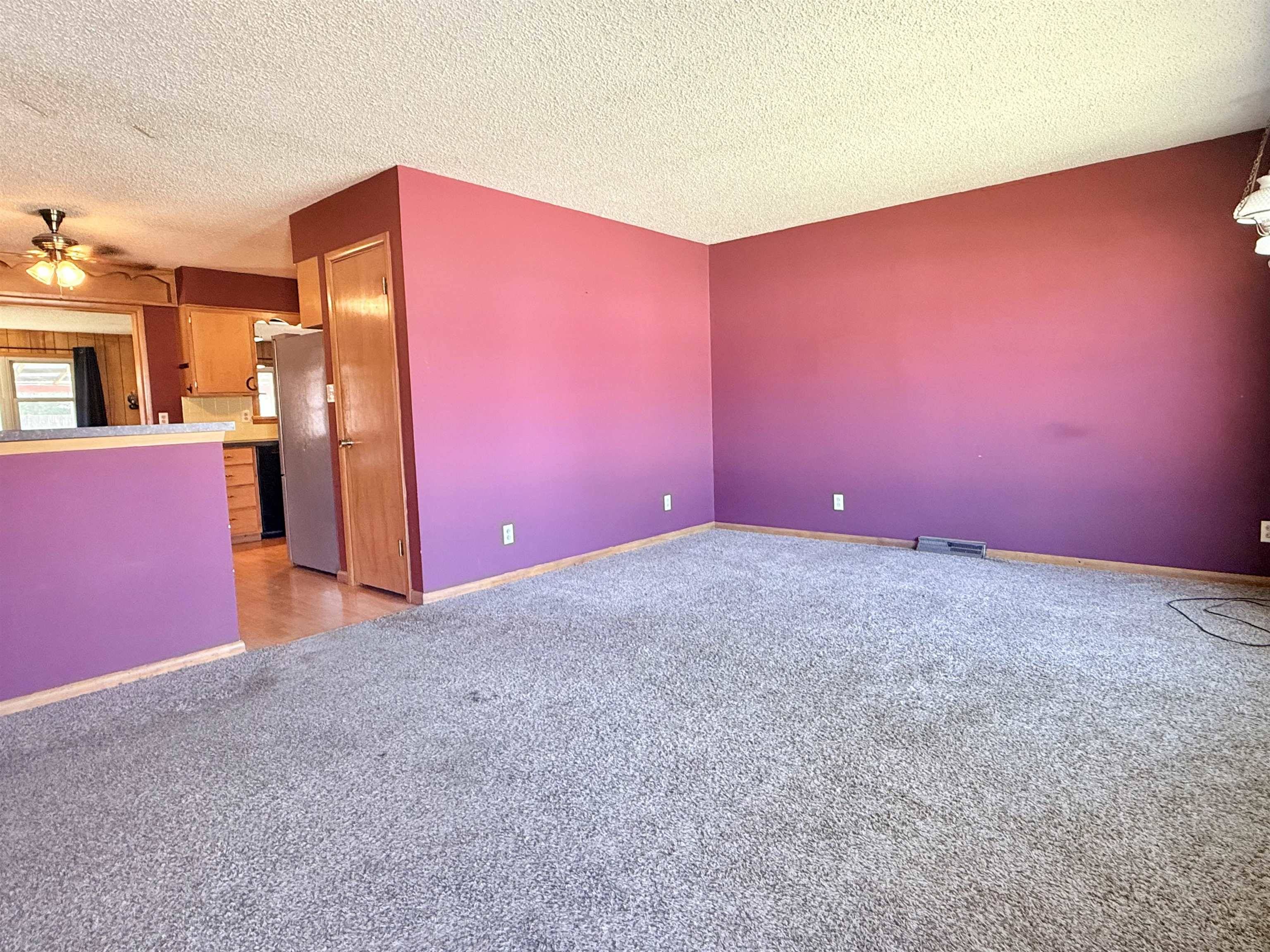 207 E 2nd St., Hillsboro, KS 67063
