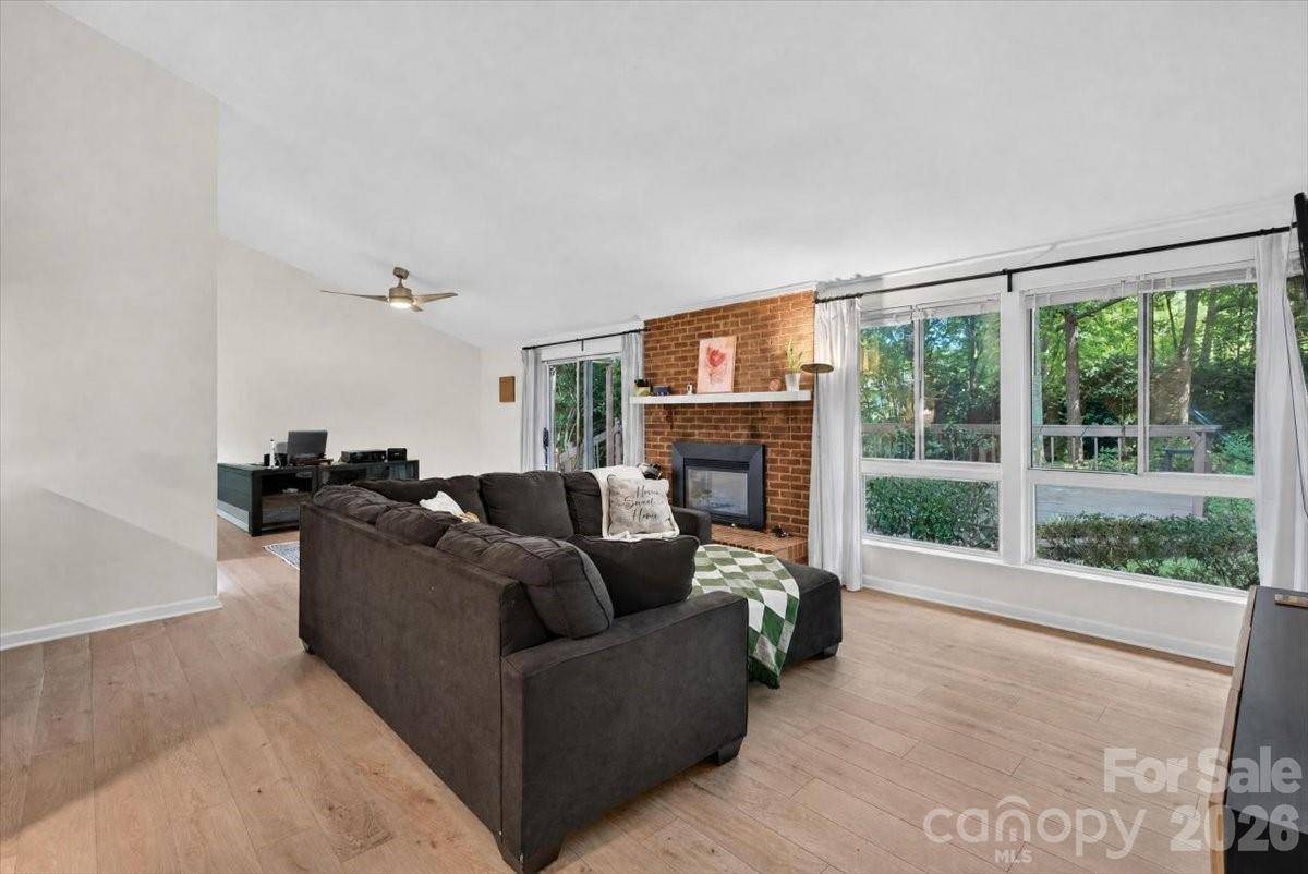 1623 Van Dyke DR, Charlotte, NC 28213