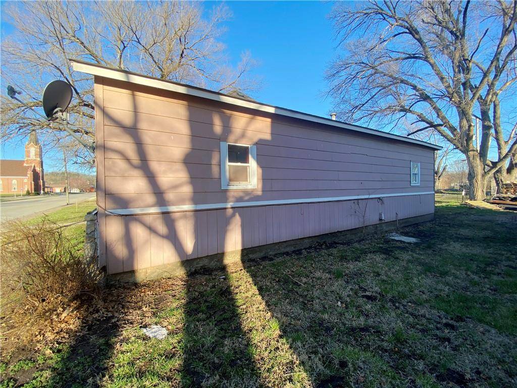 110 W Riley ST, Easton, KS 66020