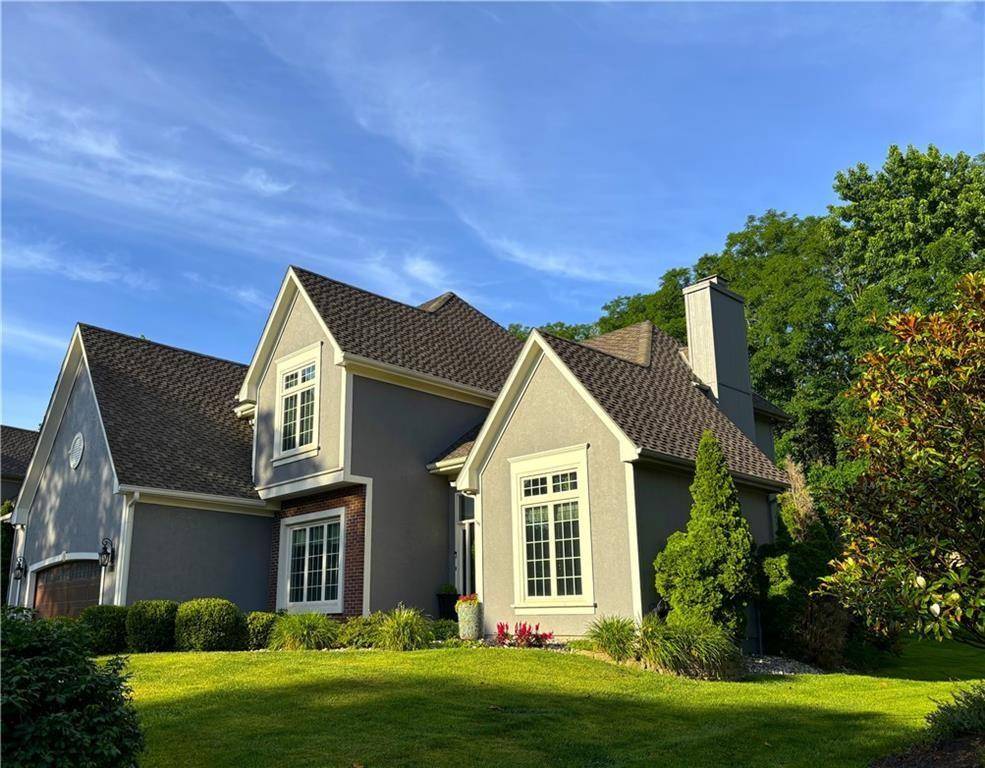 5812 Manor DR, Parkville, MO 64152