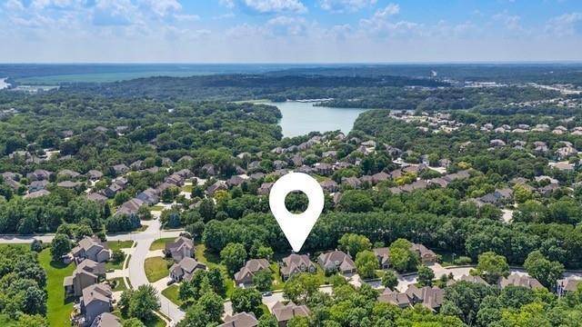 5812 Manor DR, Parkville, MO 64152