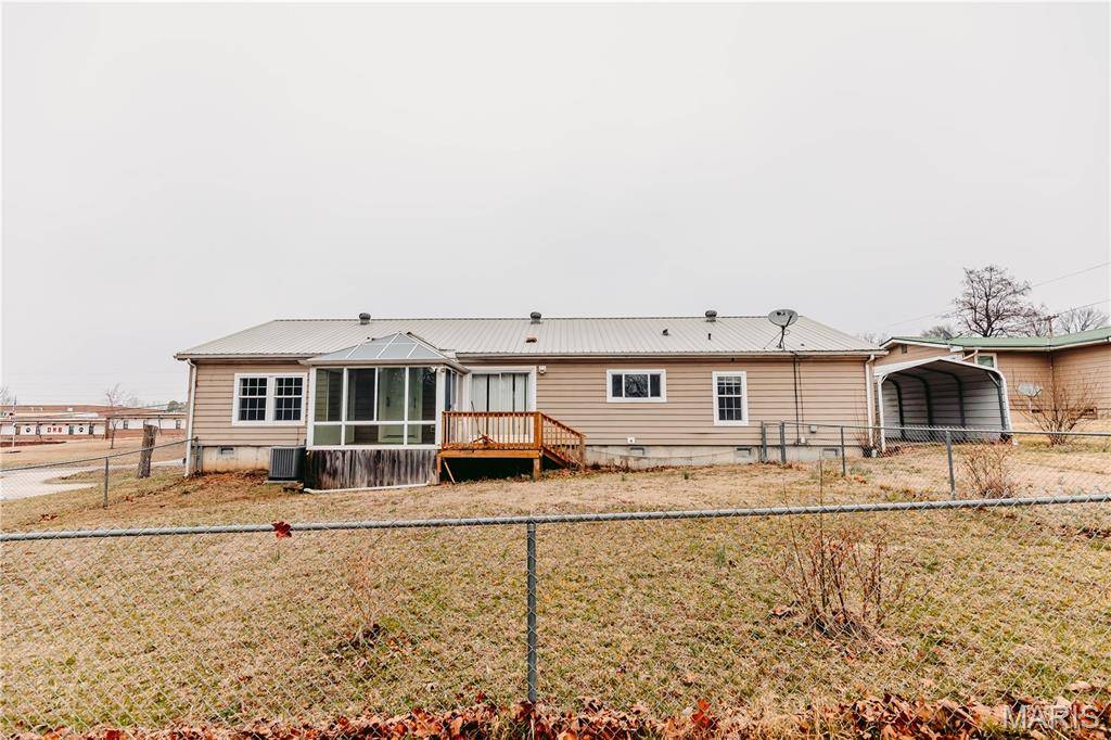 215 E 5th ST, Dixon, MO 65459
