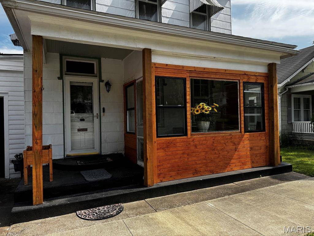 906 Georgia ST, Louisiana, MO 63353
