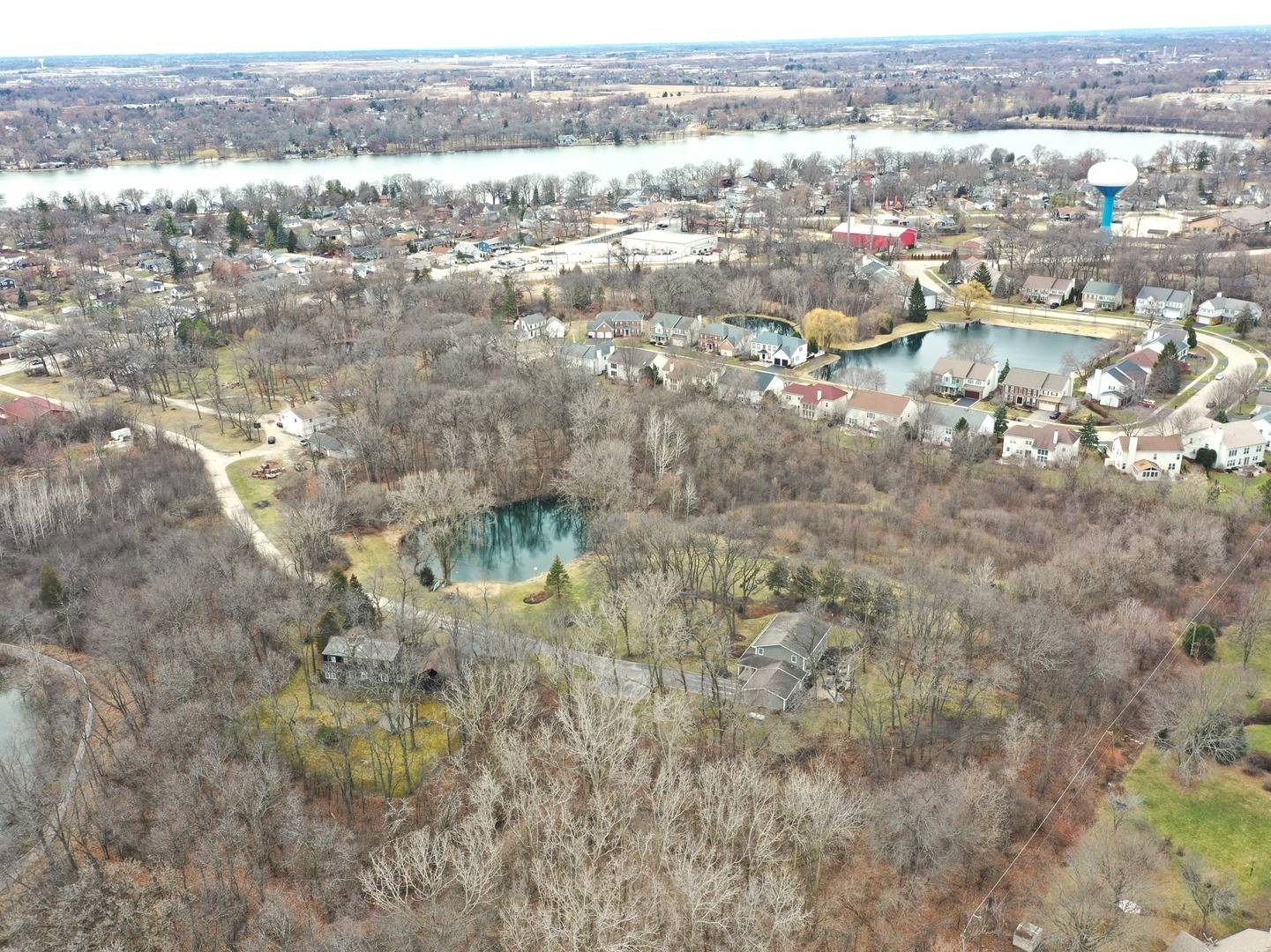 18238 W Gages Lake RD, Grayslake, IL 60030