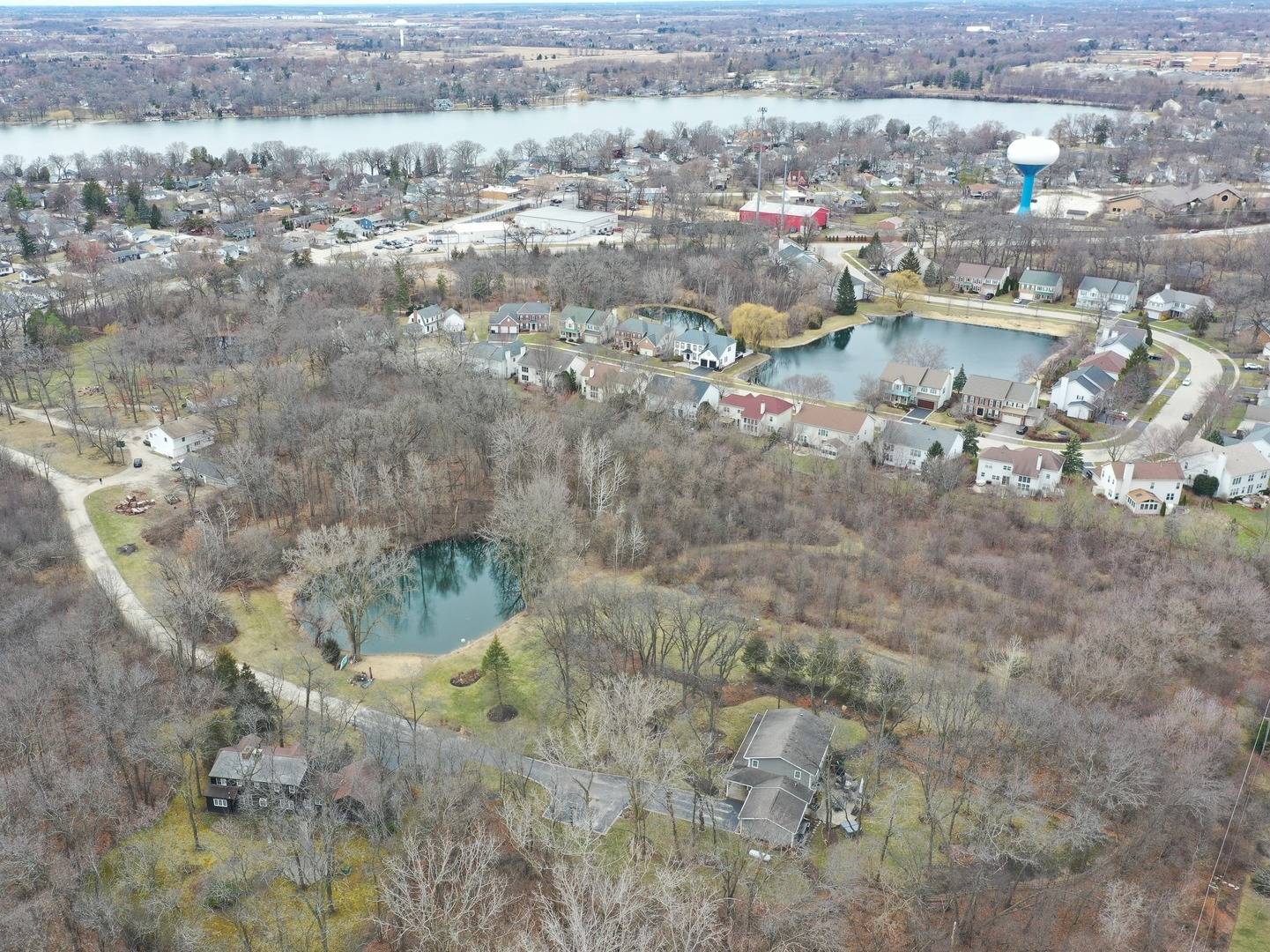 18238 W Gages Lake RD, Grayslake, IL 60030