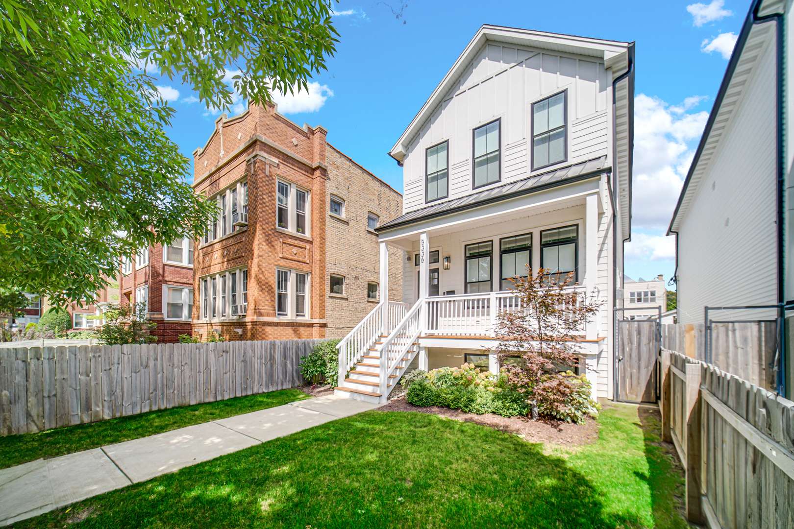 5336 W Leland AVE, Chicago, IL 60630