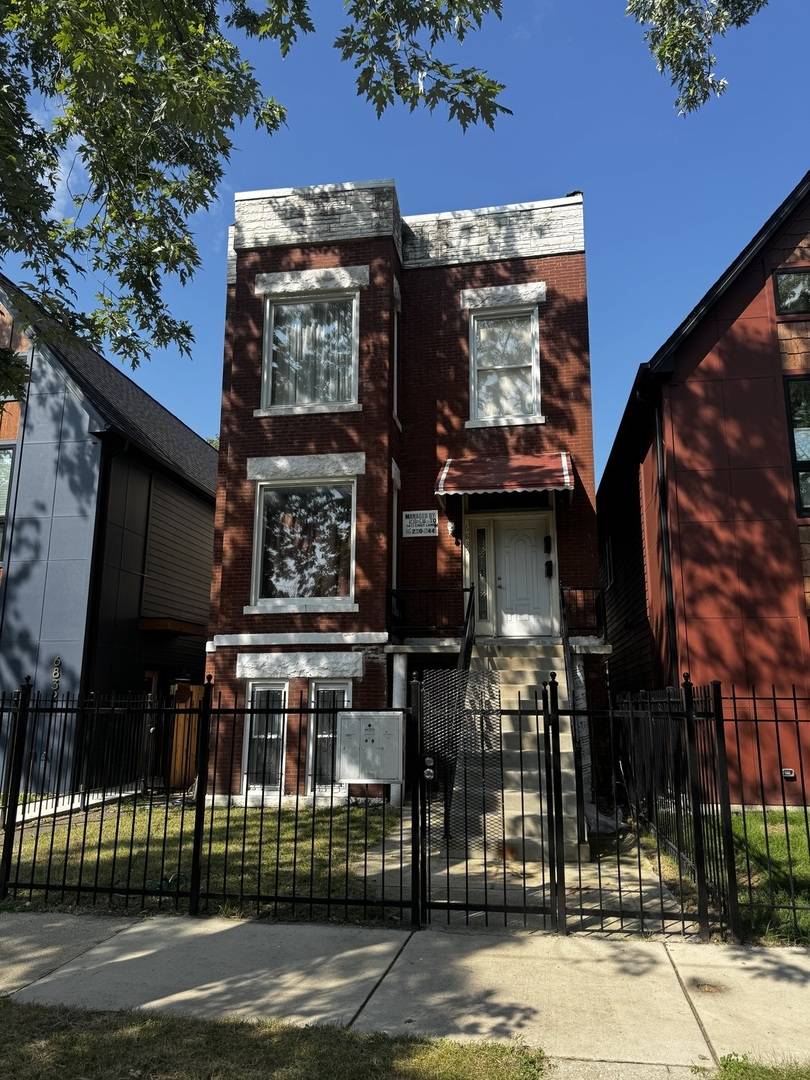 6830 S Langley AVE, Chicago, IL 60637