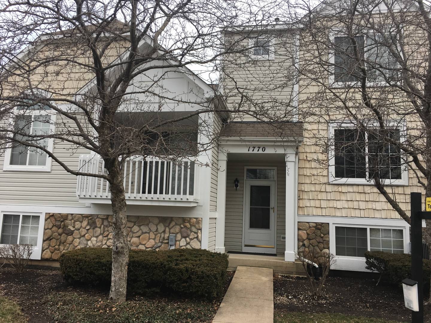 1770 Middlebury DR, Aurora, IL 60503