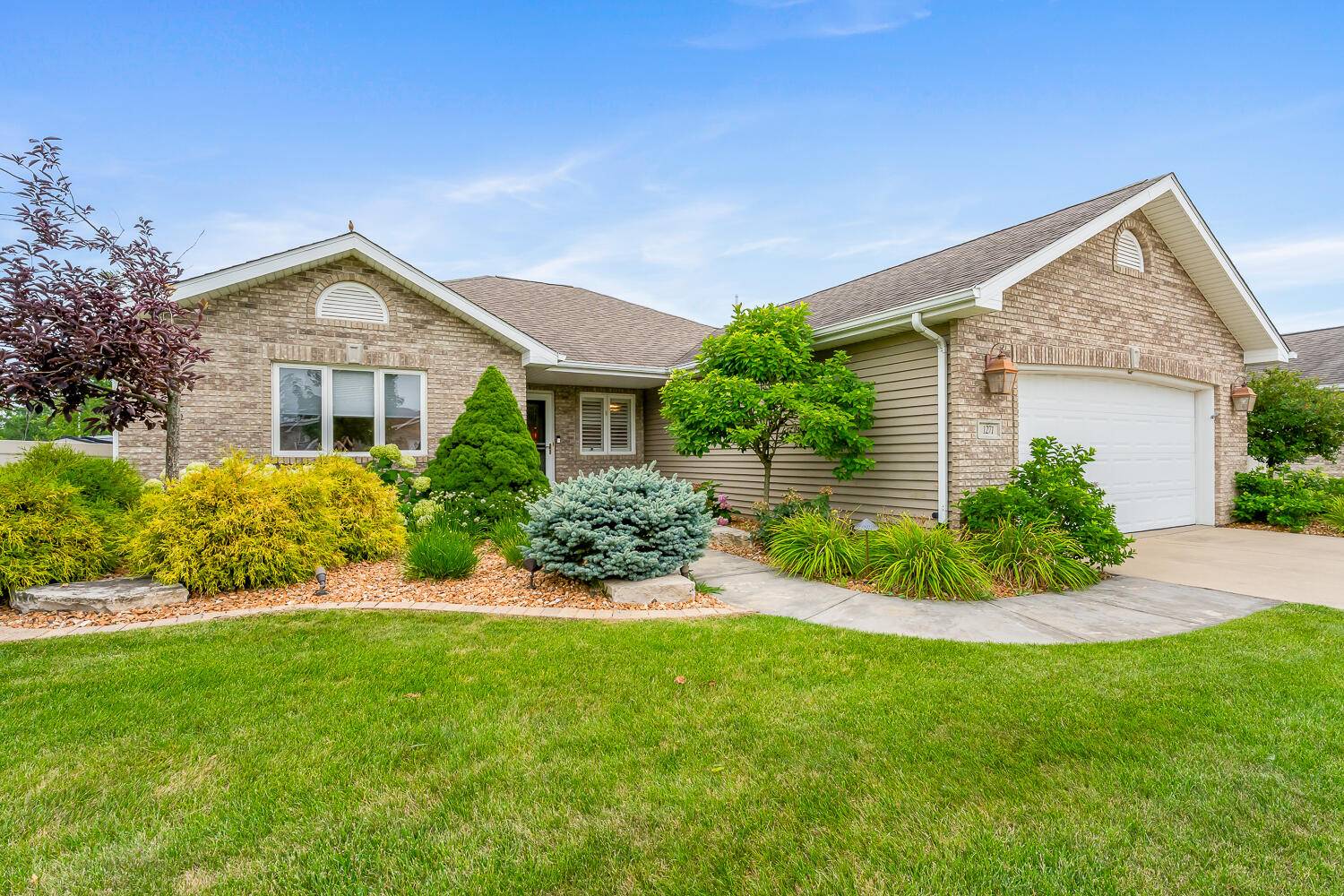 1271 Medlee Drive, Hobart, IN 46342