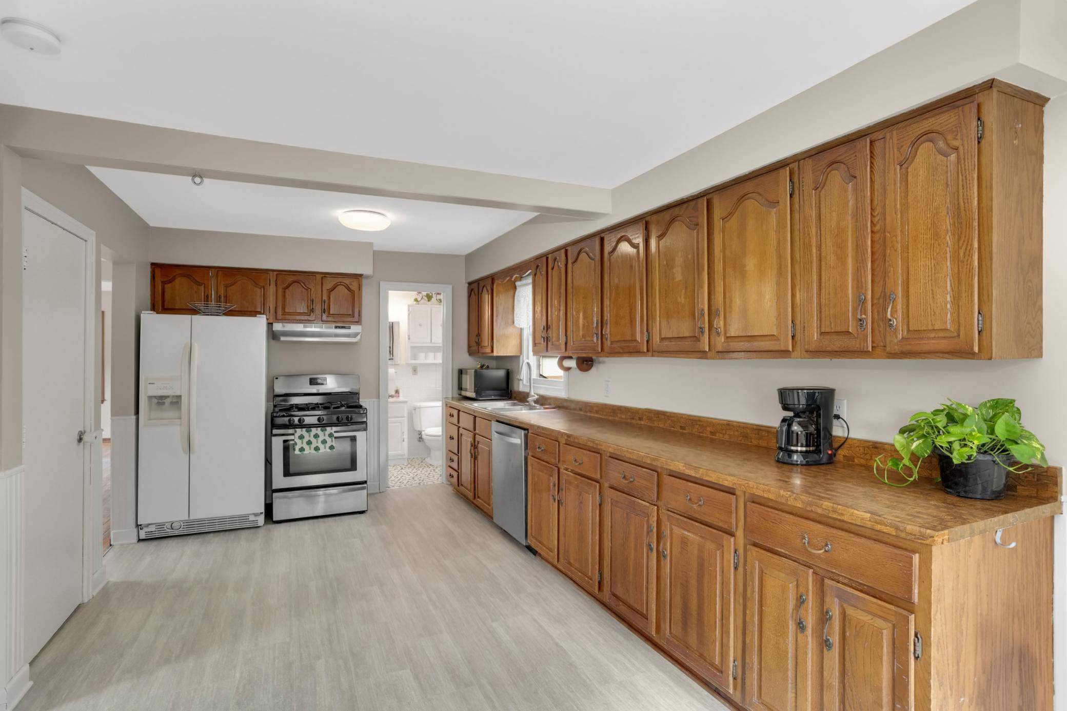 1404 Hubbard AVE, Saint Paul, MN 55104