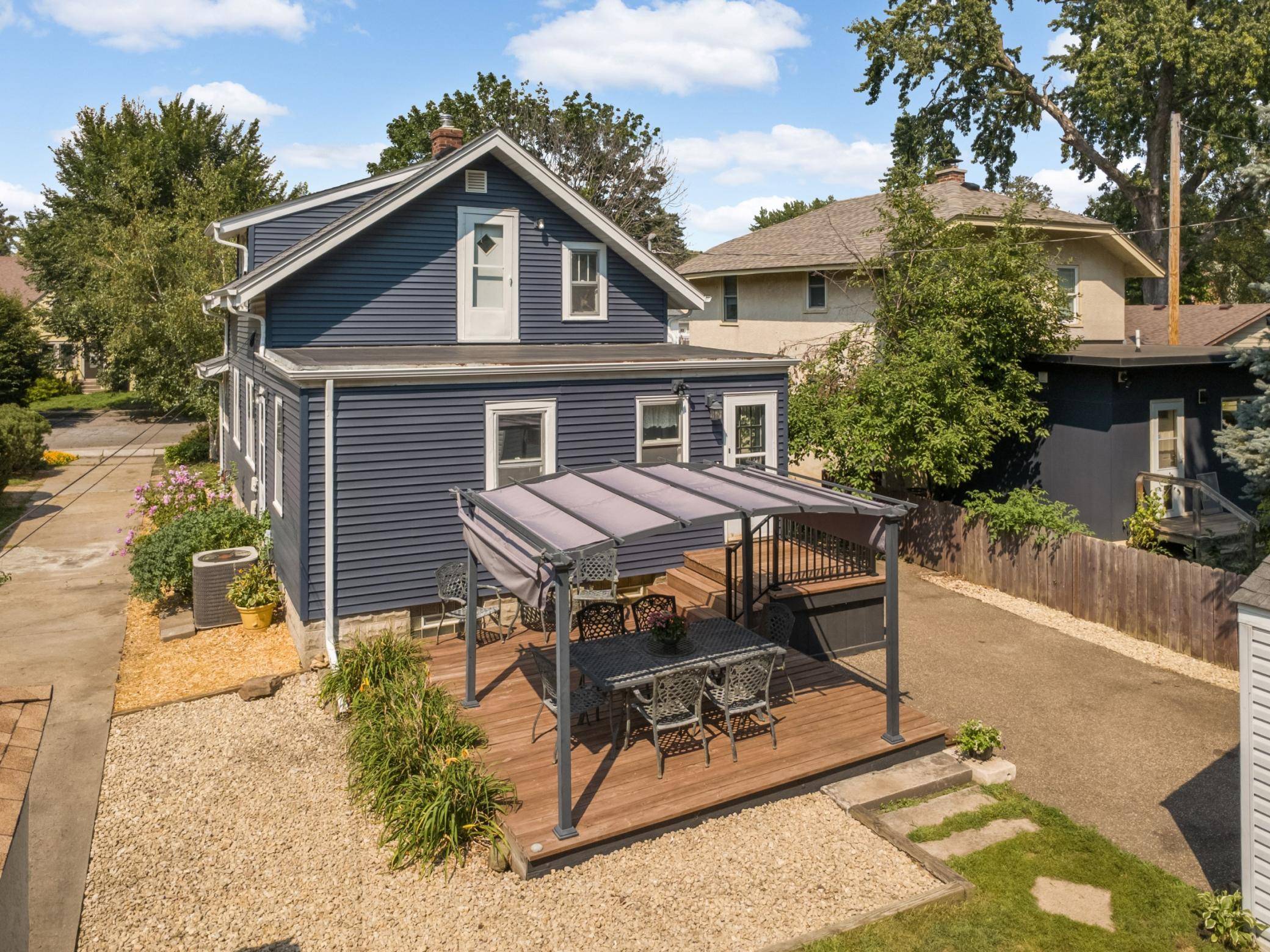 1404 Hubbard AVE, Saint Paul, MN 55104