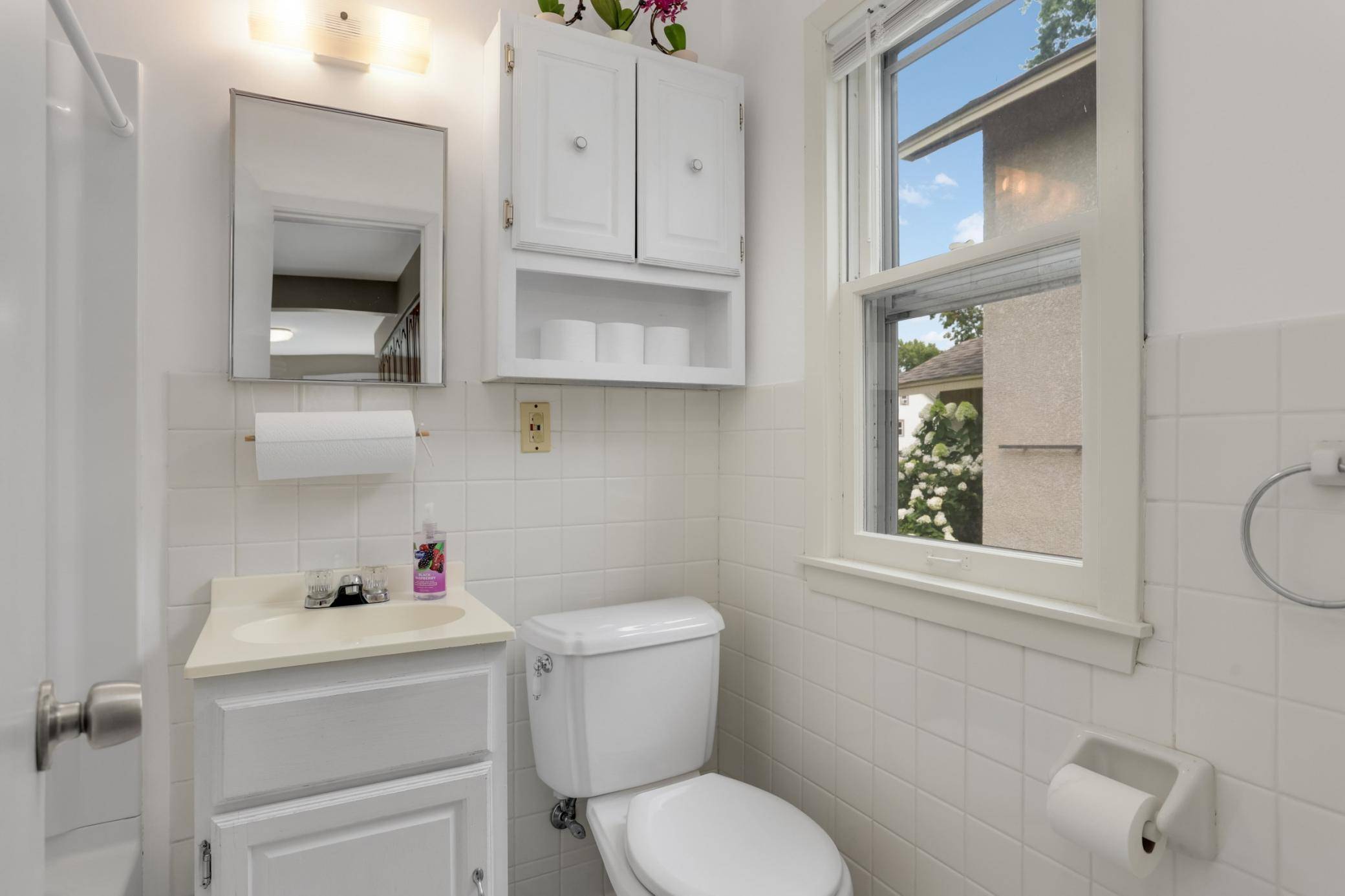 1404 Hubbard AVE, Saint Paul, MN 55104