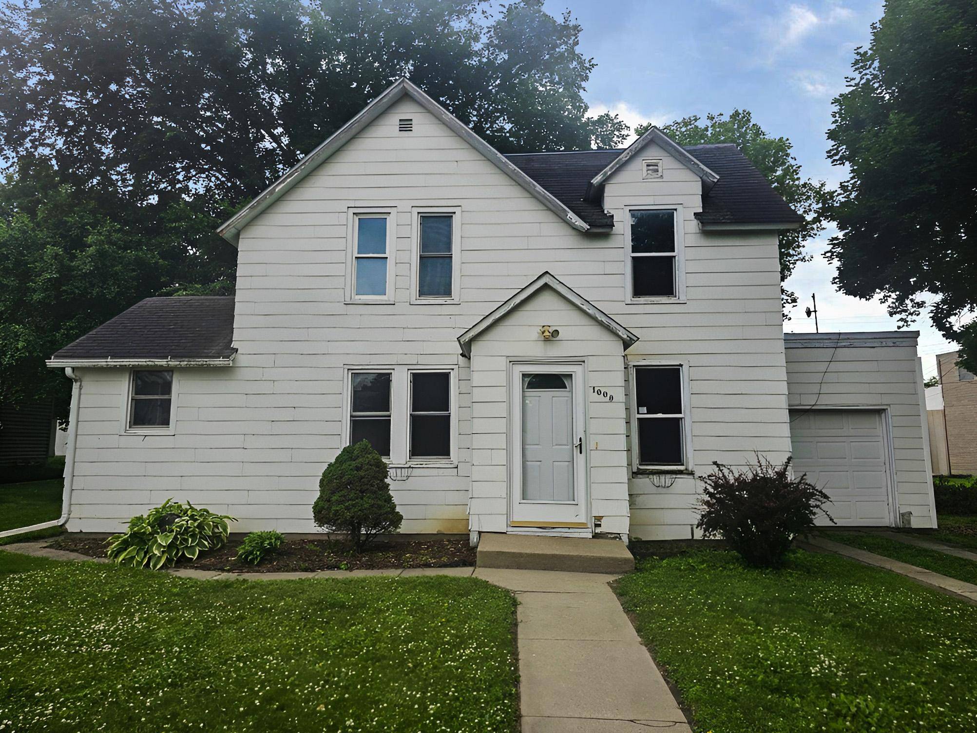 1009 11th AVE, Clarkfield, MN 56223