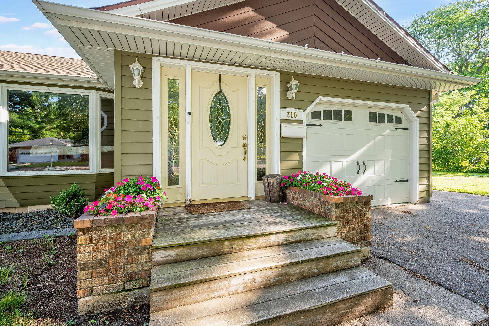 216 Haynes ST, Mankato, MN 56001