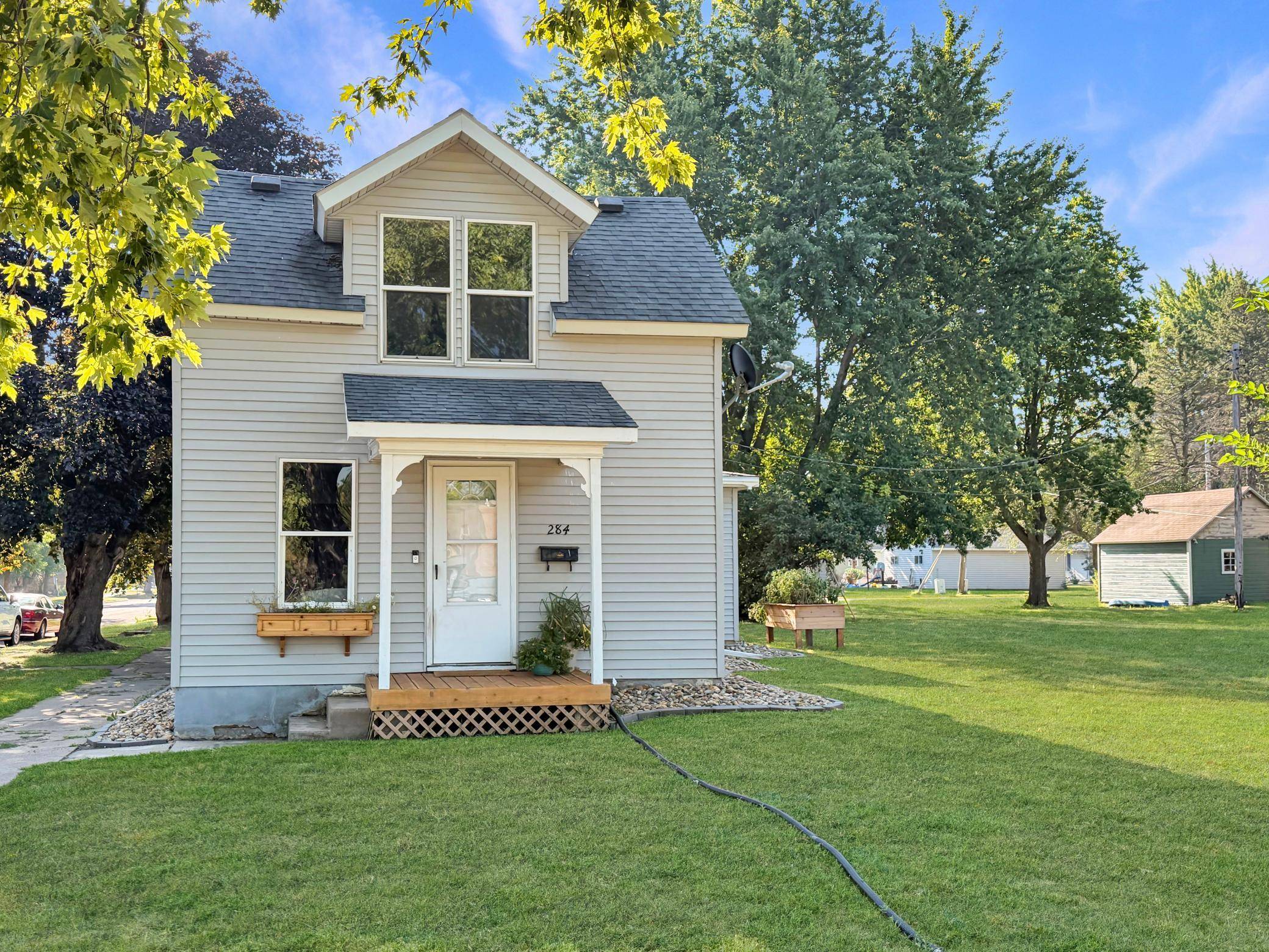 284 2nd ST, Tracy, MN 56175