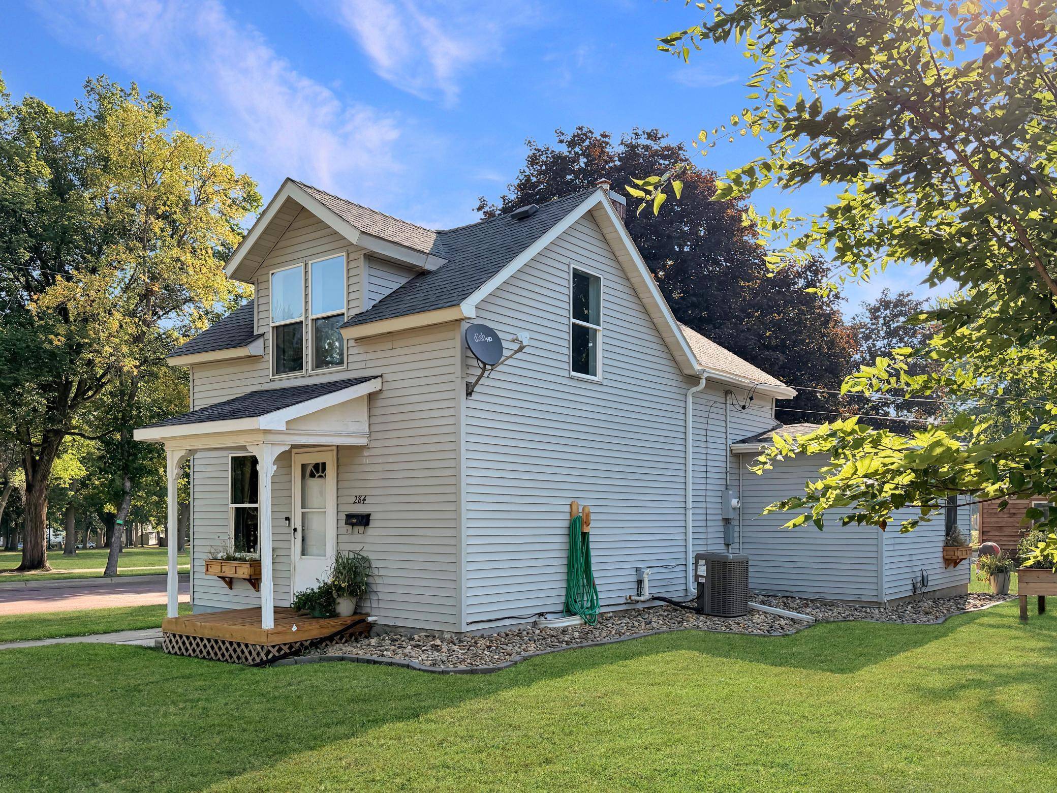 284 2nd ST, Tracy, MN 56175