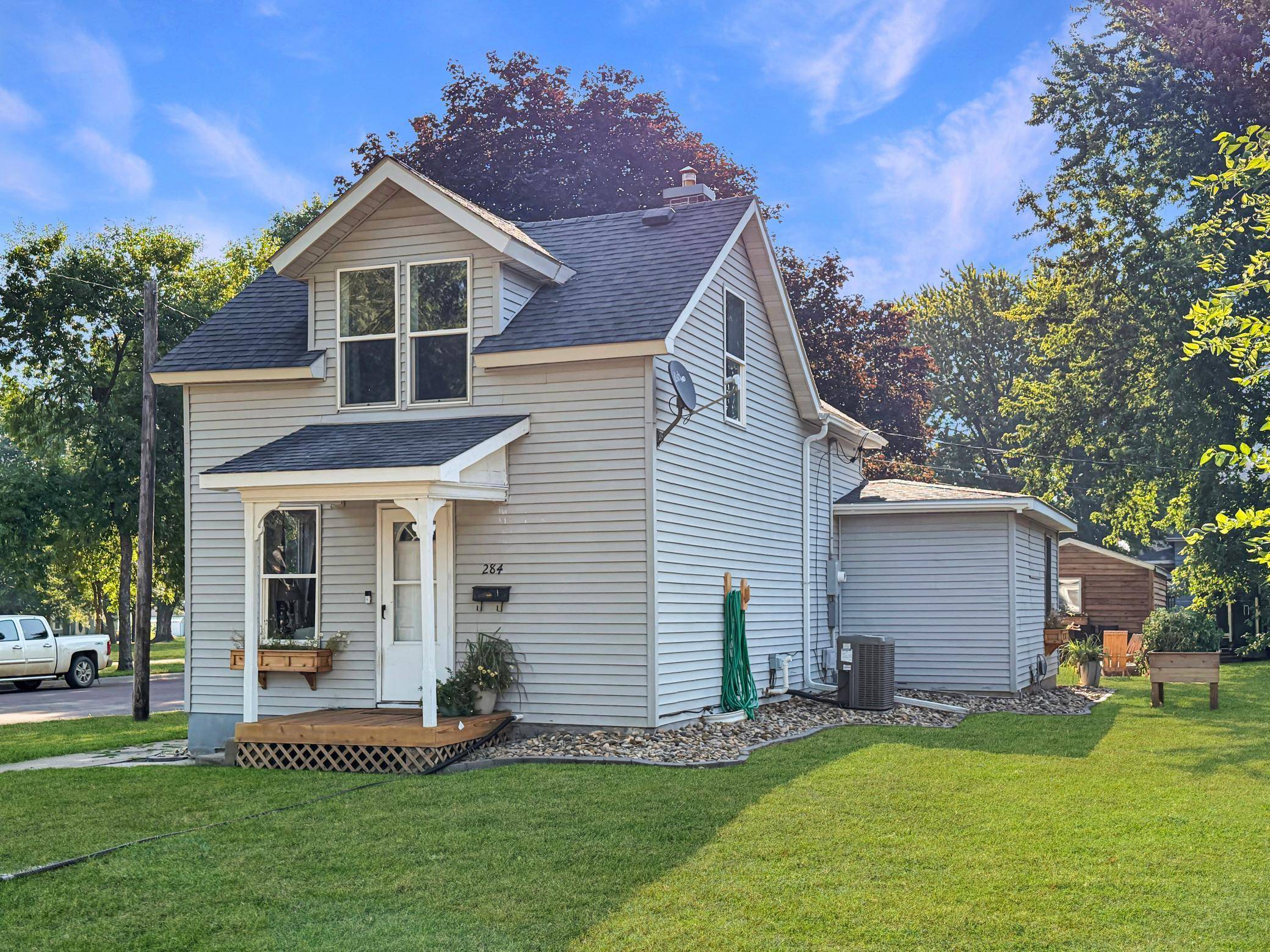 284 2nd ST, Tracy, MN 56175