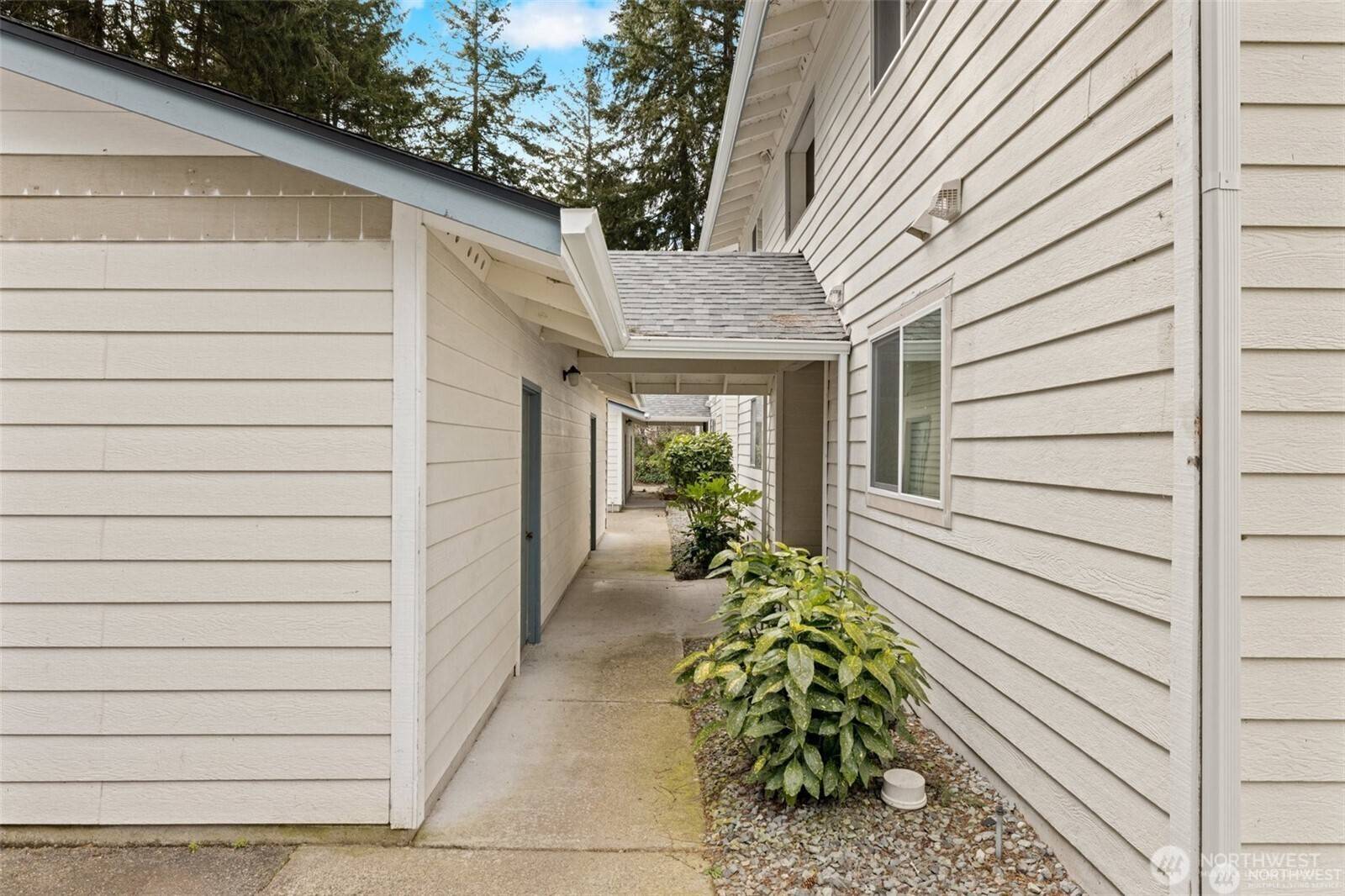 4623 Grandview Dr W #D, University Place, WA 98466