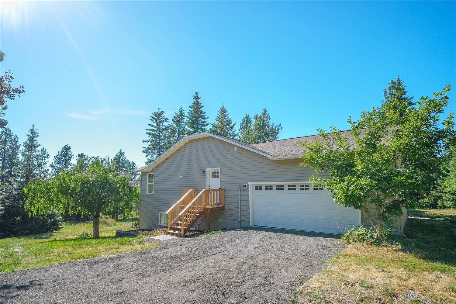15519 E Tallman Rd, Chattaroy, WA 99003