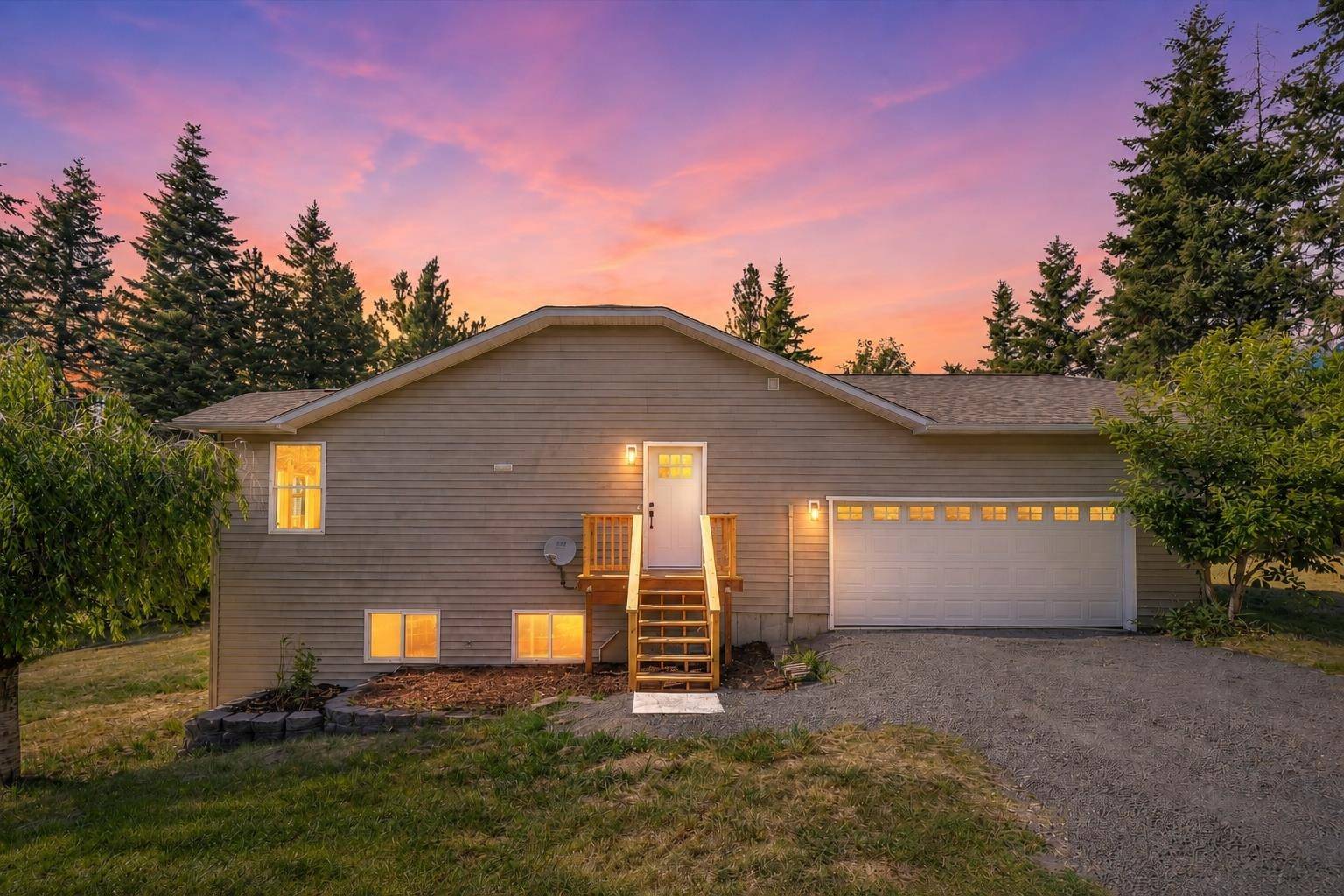 15519 E Tallman Rd, Chattaroy, WA 99003