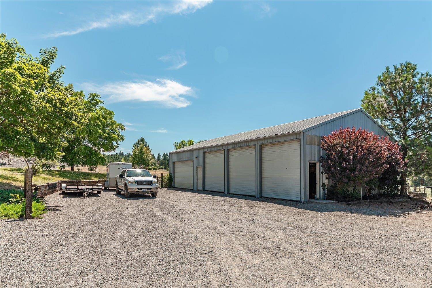4002 S Long Ln, Greenacres, WA 99016