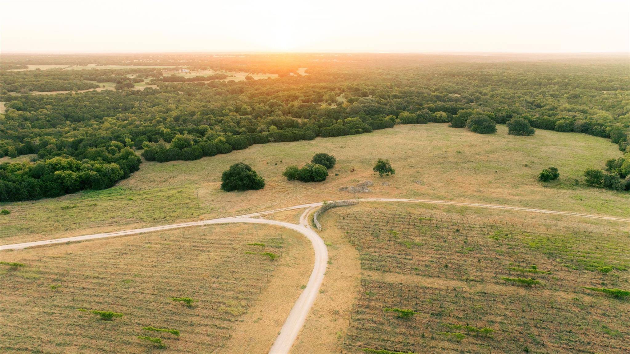 1147 County Road 1110 RD, Meridian, TX 76665