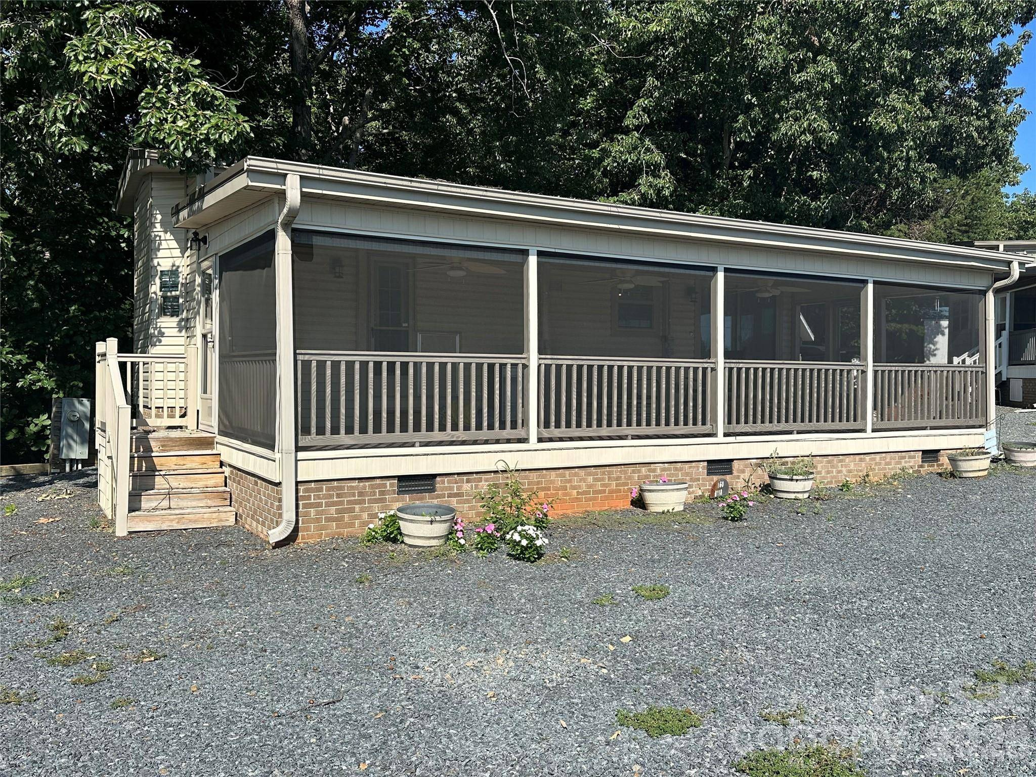 160 Grand View DR, New London, NC 28127