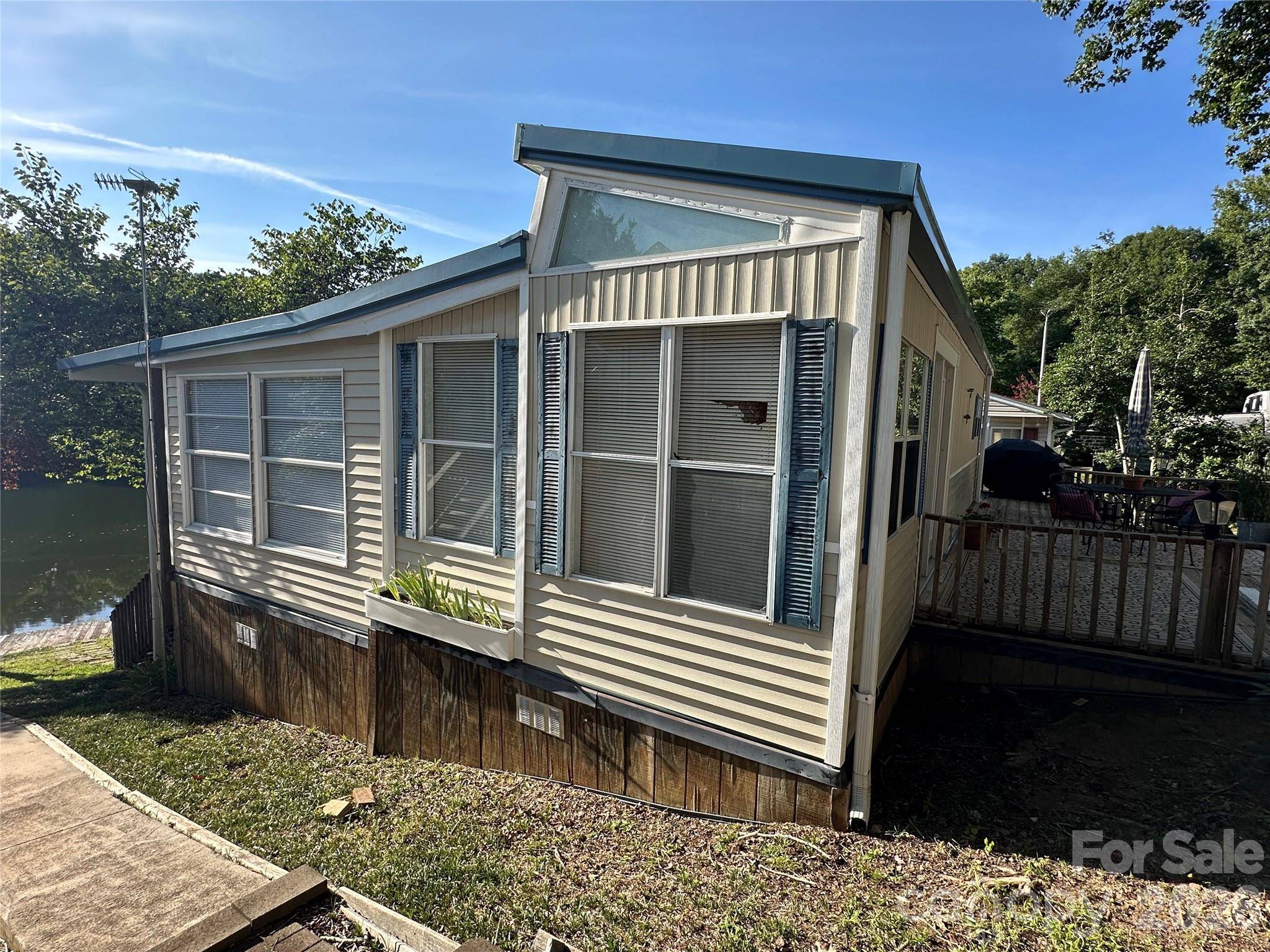 135 Clubhouse Drive EXT, New London, NC 28127