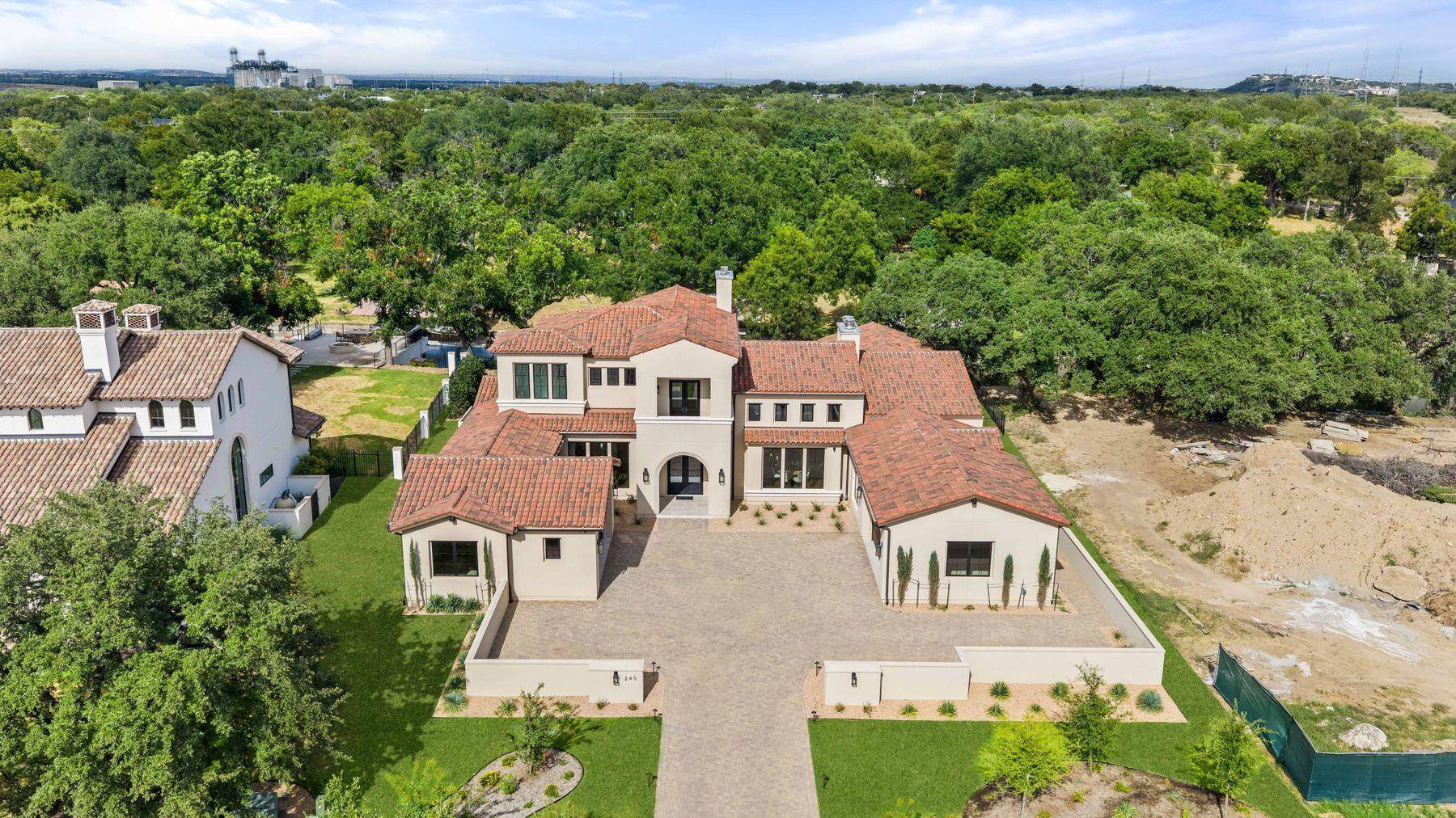 240 La Serena Loop, Horseshoe Bay, TX 78657