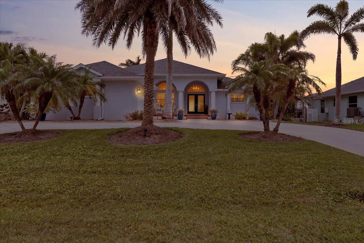 1091 ROTONDA CIR, Rotonda West, FL 33947