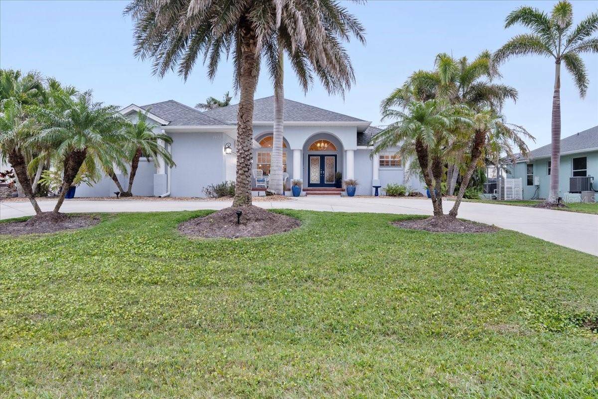 1091 ROTONDA CIR, Rotonda West, FL 33947