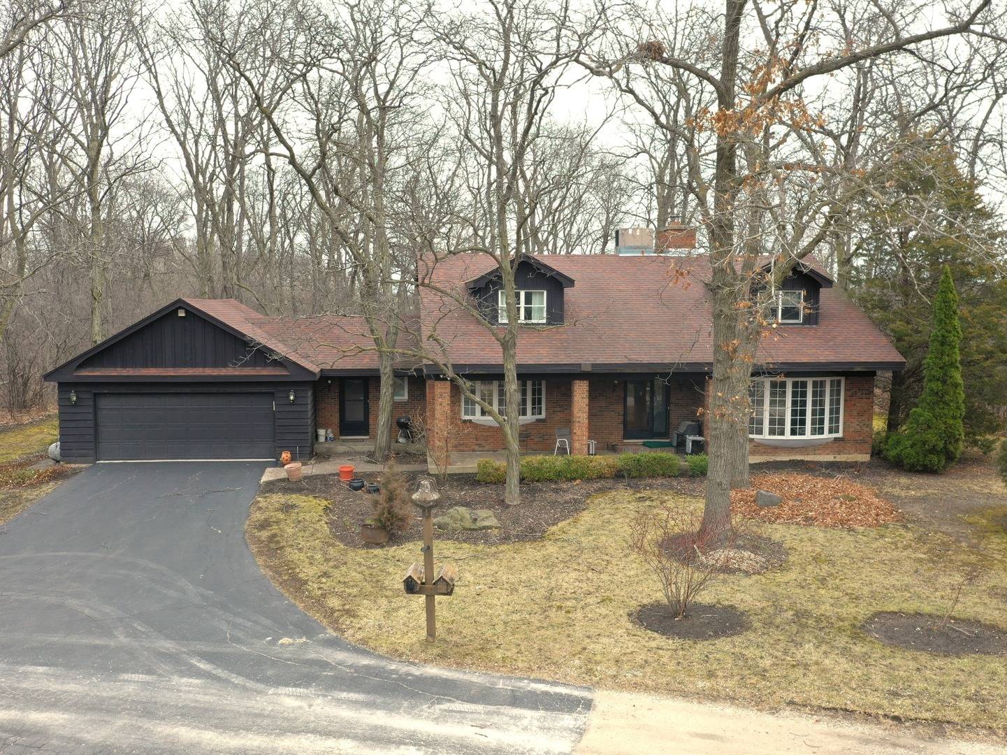 18238 W Gages Lake RD, Grayslake, IL 60030
