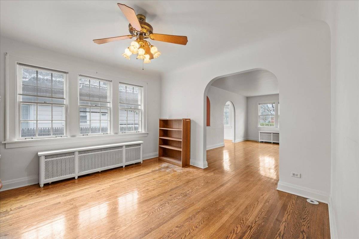 1767 Clifton AVE, Highland Park, IL 60035