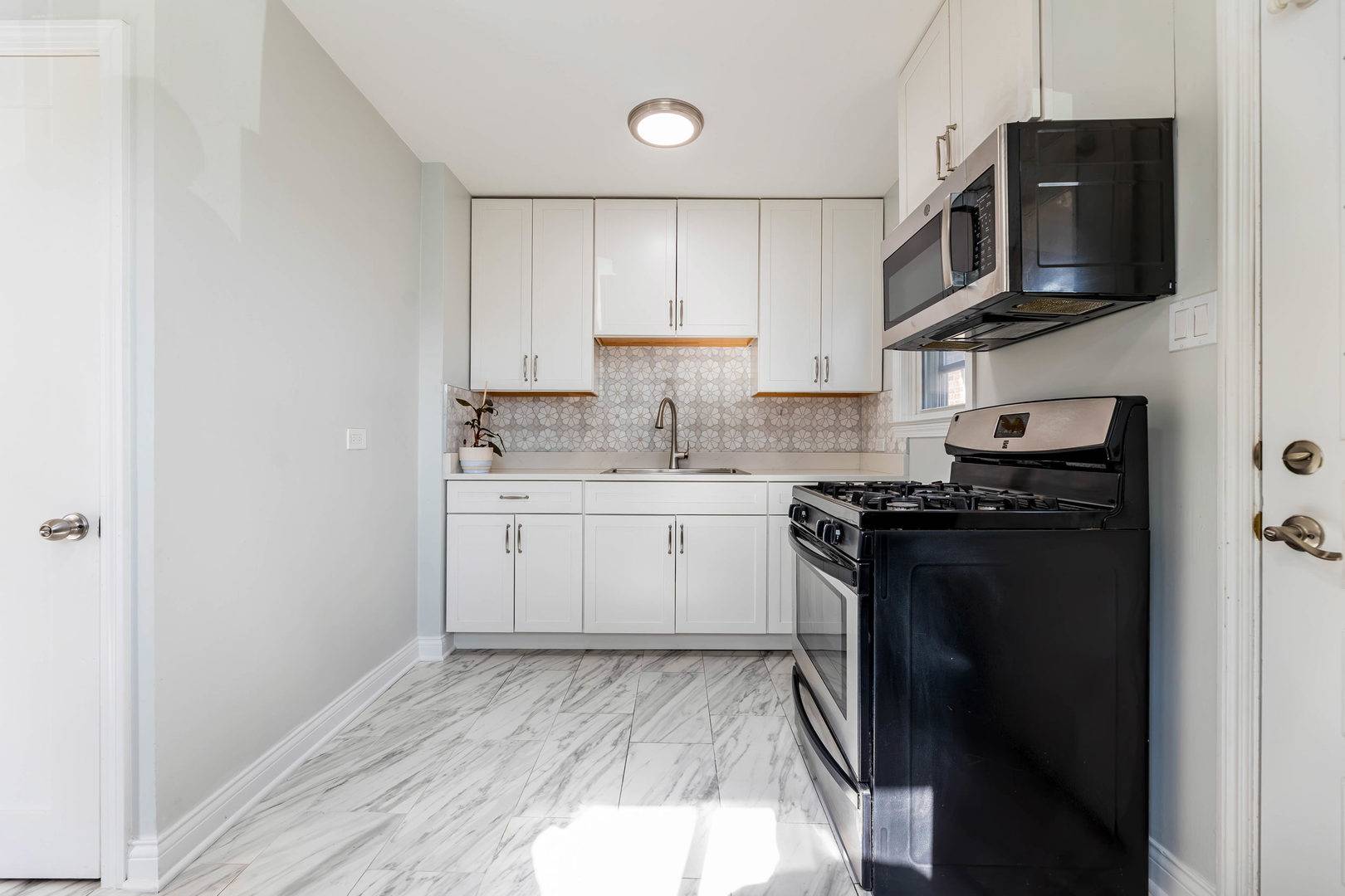 5636 S Kolmar AVE, Chicago, IL 60629