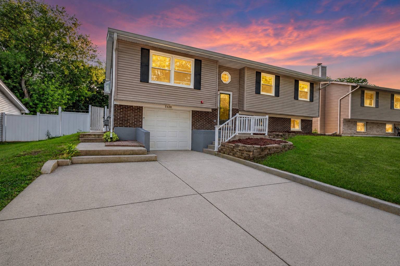 7128 Glenwood LN, Hanover Park, IL 60133
