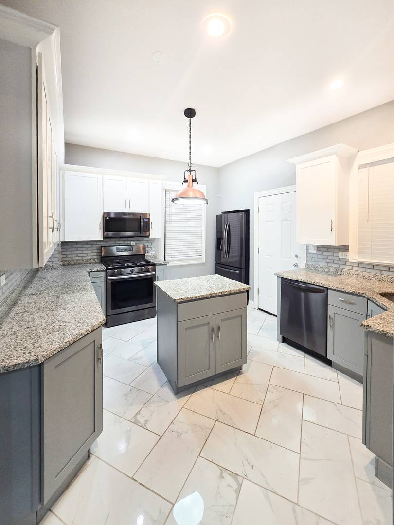 Address not disclosed, Chicago, IL 60649