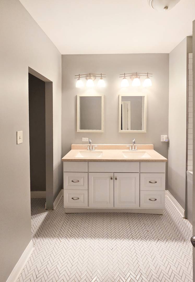 Address not disclosed, Chicago, IL 60649