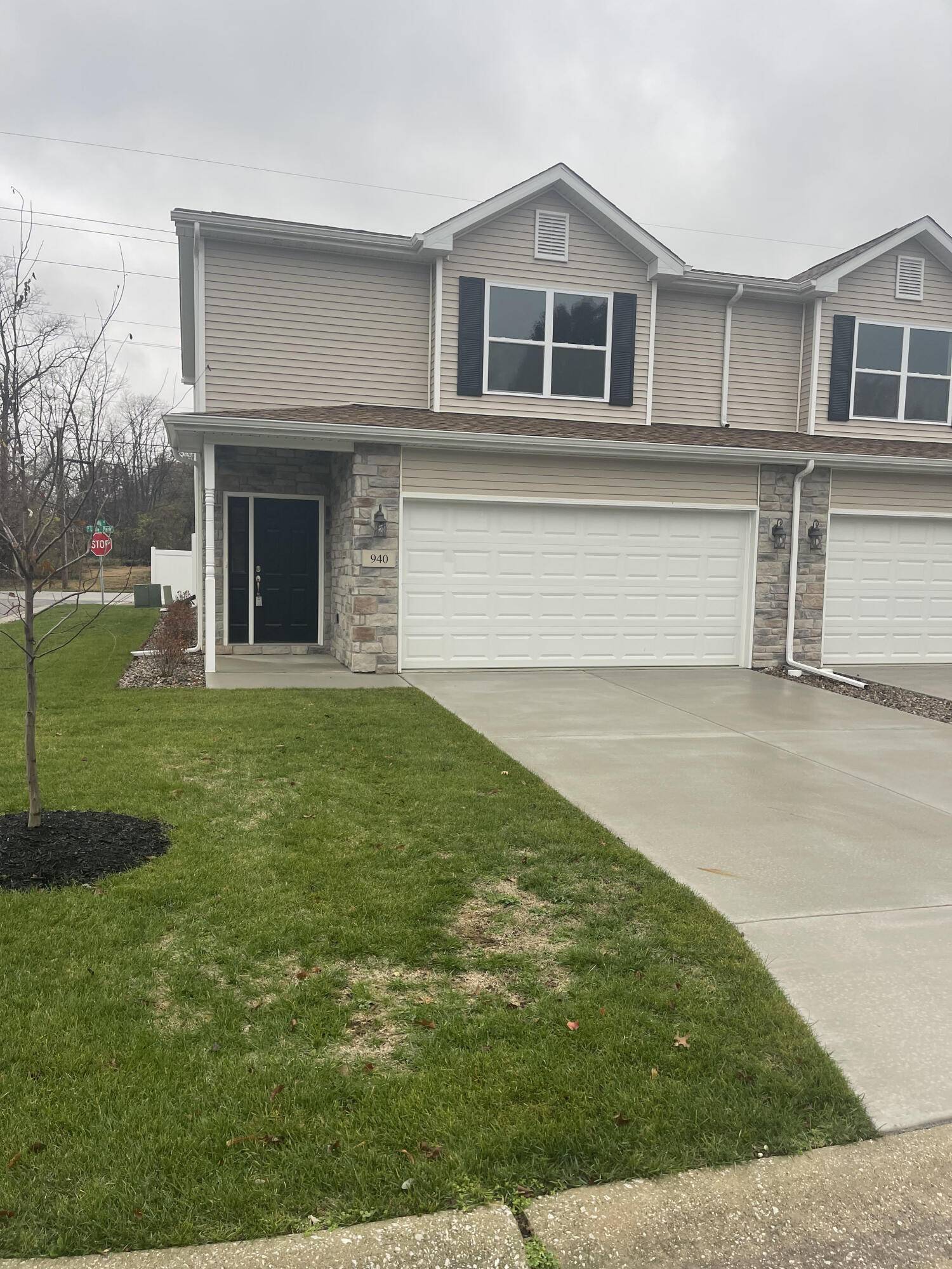 940 Penny Court, Hobart, IN 46342