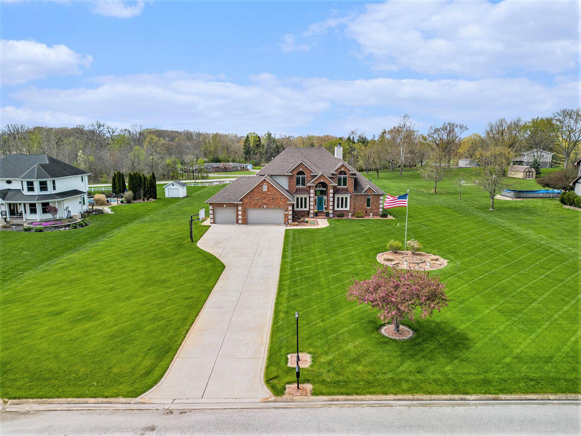 272 White Tail CT, Hobart, IN 46342