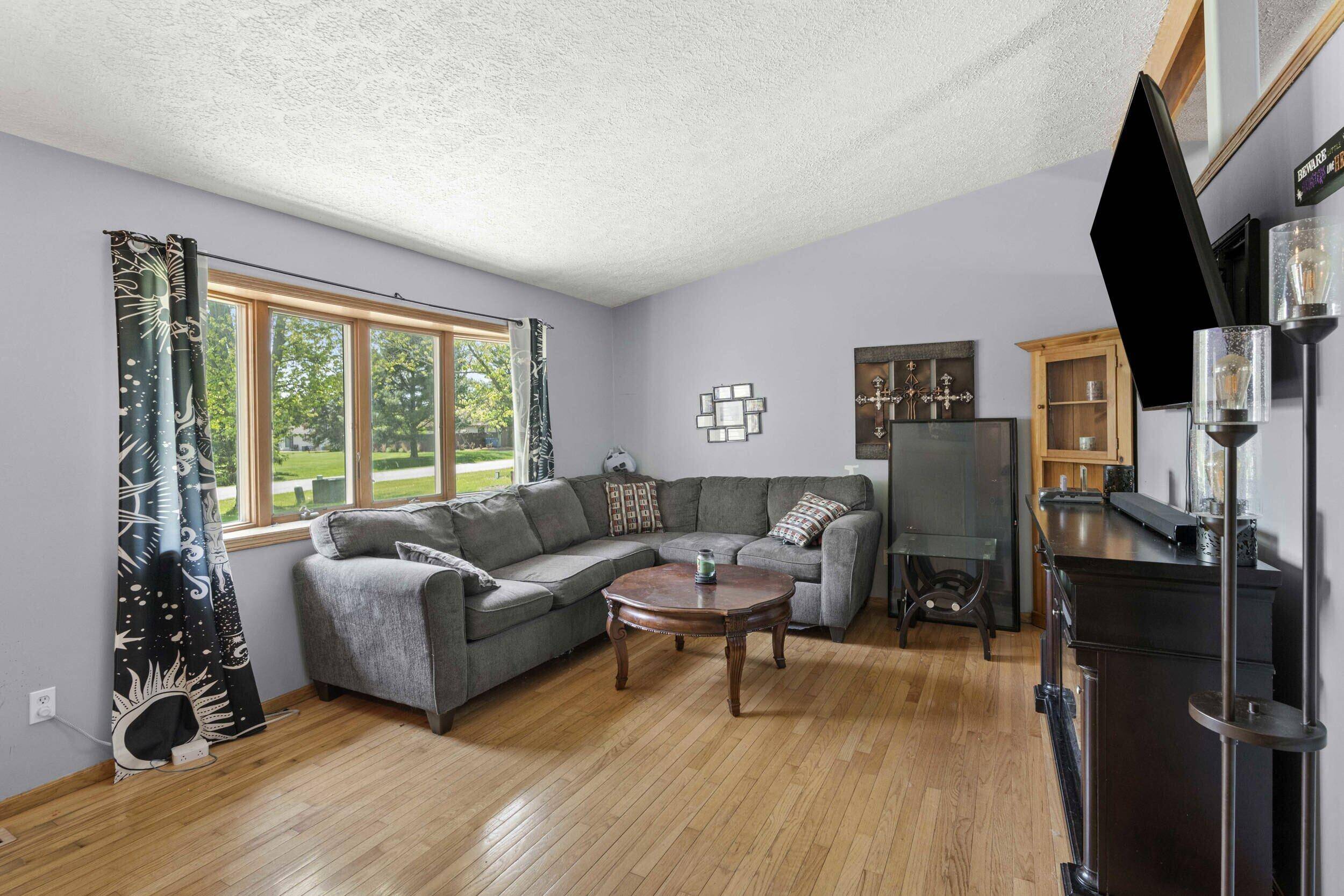 7538 71st Court, Hobart, IN 46342