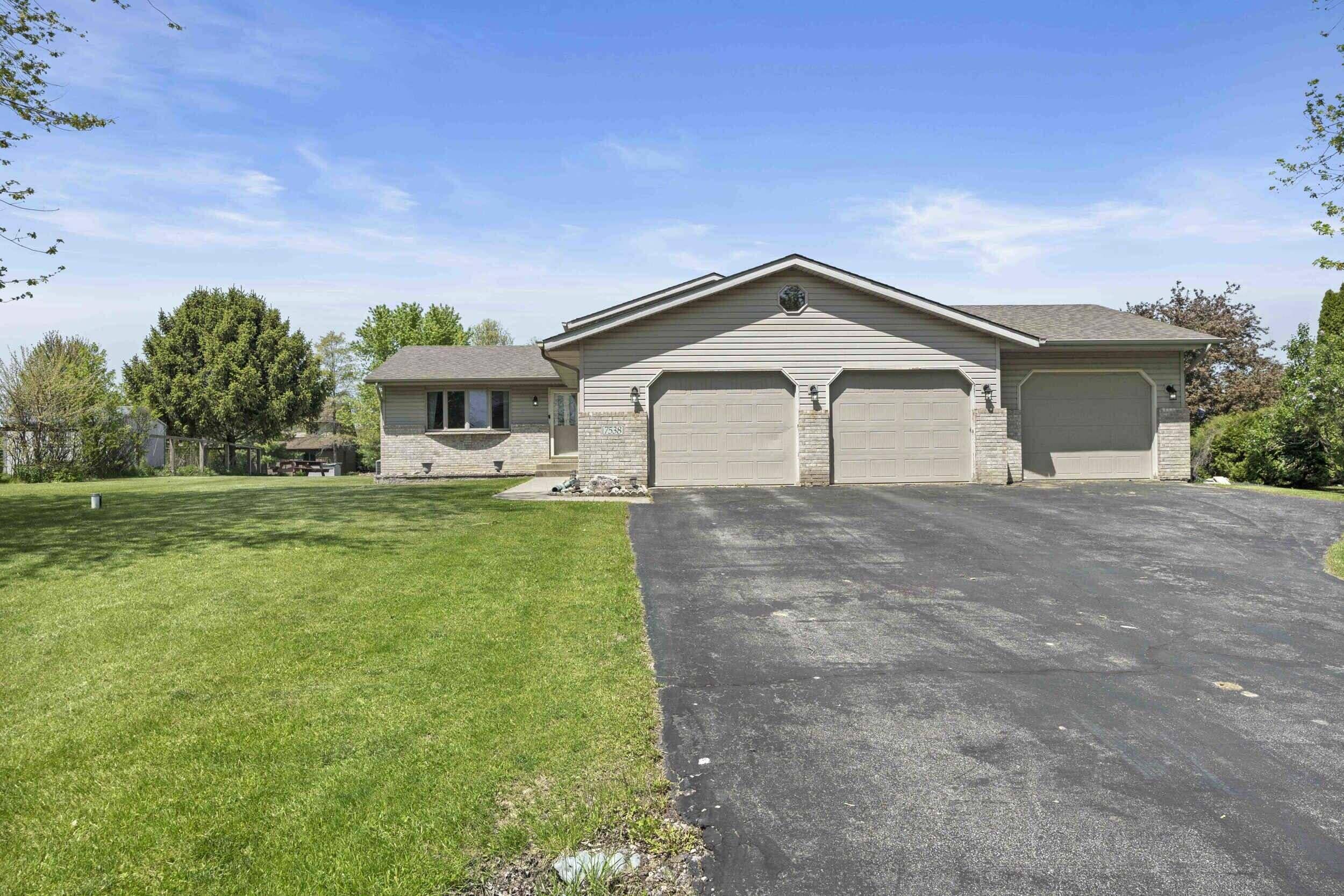 7538 71st Court, Hobart, IN 46342